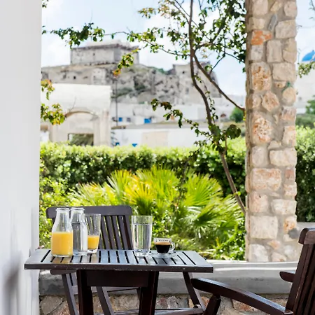 Earino Suites&villa