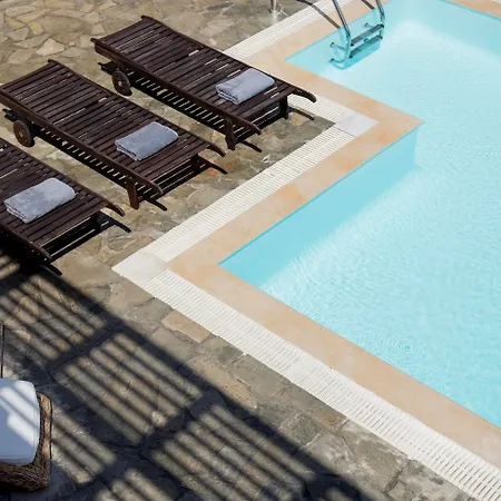 Earino Suites&villa *