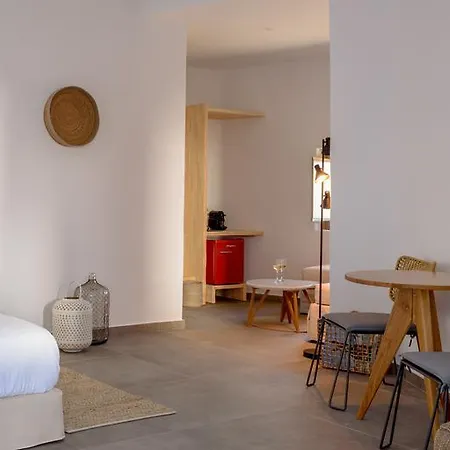 Earino Suites&villa *