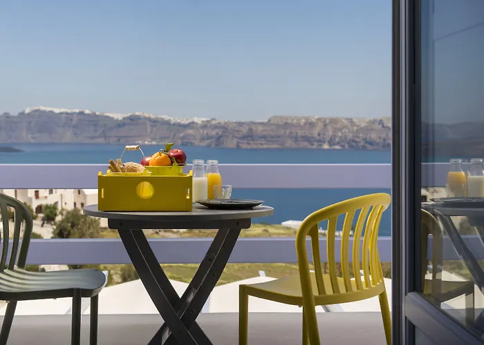 Earino And Akrotírion