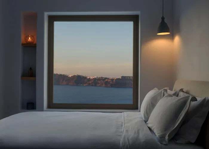 Earino And * Akrotírion